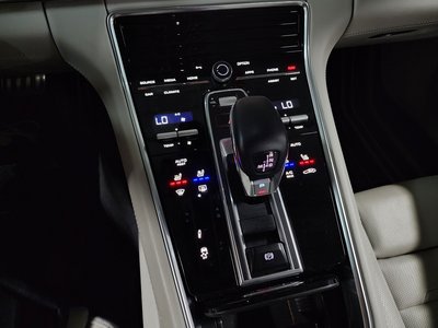 PORSCHE PANAMERA - 8