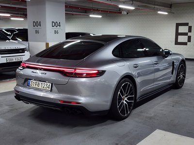 PORSCHE PANAMERA - 5