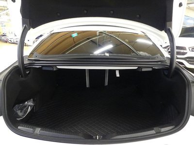 MERCEDES-BENZ E-CLASS - 3