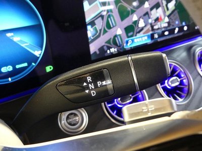 MERCEDES-BENZ E-CLASS - 9