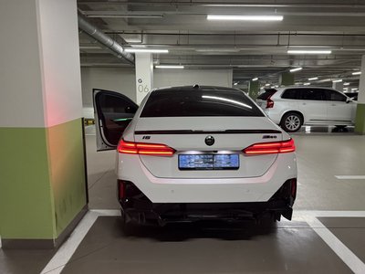 2024 BMW I5 photo 2