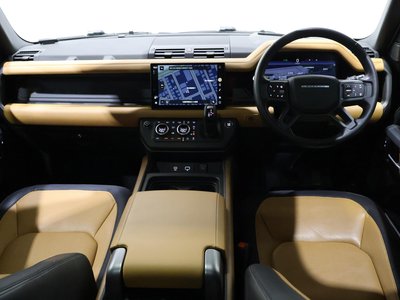 LAND ROVER DEFENDER - 4