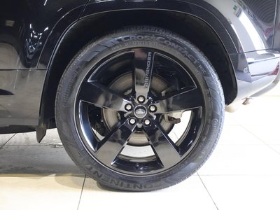 LAND ROVER DEFENDER - 9