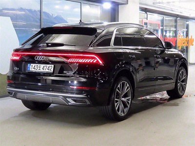 AUDI Q8 - 3