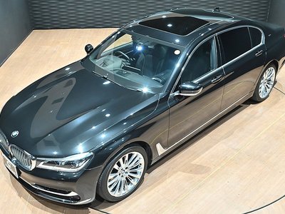 BMW 7 SERIES - 8
