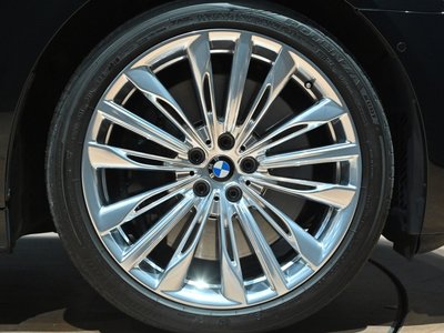 BMW 7 SERIES - 2