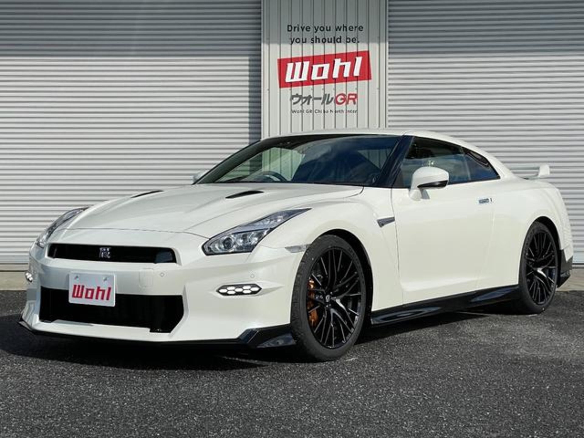 NISSAN GT-R - View 1