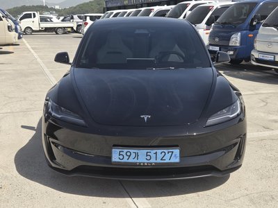 TESLA MODEL 3 - 2