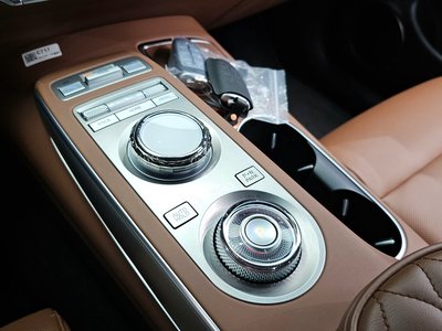 2023 Genesis GV70 — миниатюра 12