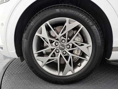 صورة 6 لـ 2023 Genesis GV70
