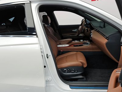 2023 Genesis GV70 — миниатюра 16