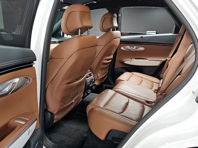 2023 Genesis GV70 — миниатюра 17
