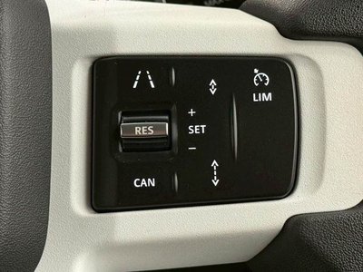 LAND ROVER DEFENDER - 5