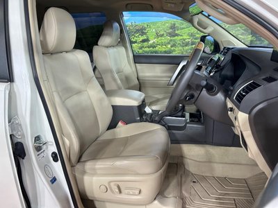 TOYOTA LAND CRUISER PRADO - 8