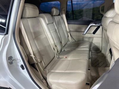 TOYOTA LAND CRUISER PRADO - 9