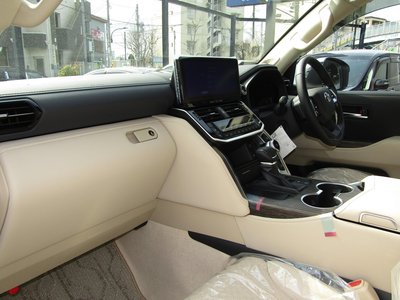 صورة مصغرة 12 لـ 2025 Toyota LAND CRUISER 300