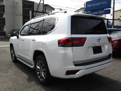 صورة 4 لـ 2025 Toyota LAND CRUISER 300