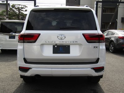 صورة 5 لـ 2025 Toyota LAND CRUISER 300
