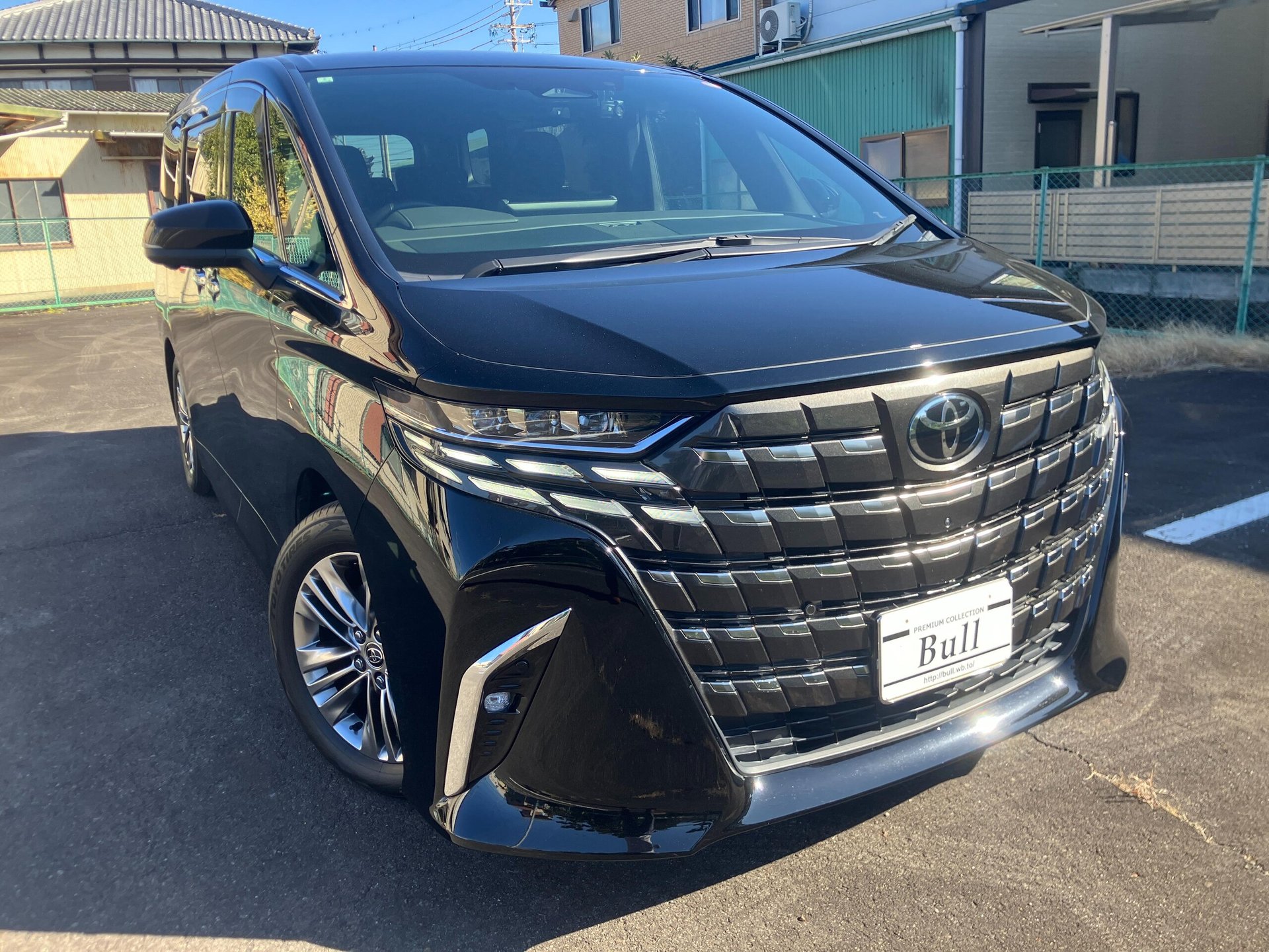 TOYOTA ALPHARD - View 1