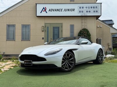 ASTON MARTIN DB11 VOLANTE