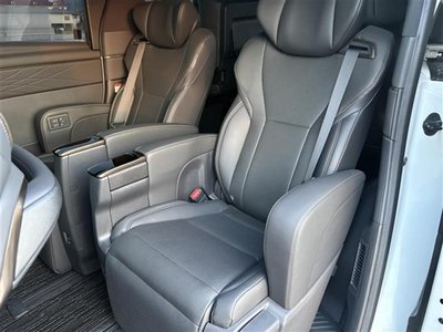 2023 Toyota ALPHARD thumbnail 32