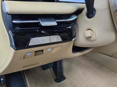 2025 Genesis G80 (RG3) thumbnail 25