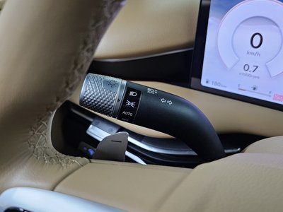 2025 Genesis G80 (RG3) thumbnail 28