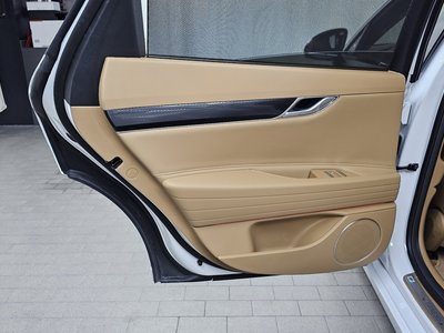 2025 Genesis G80 (RG3) thumbnail 15