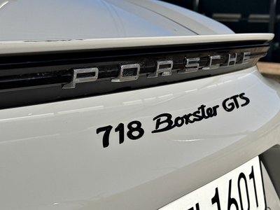 PORSCHE 718 - 9