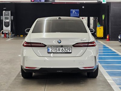 2025 BMW 5 SERIES 照片 3