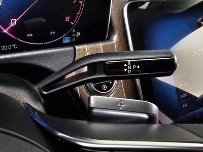 MERCEDES-BENZ E-CLASS - 9