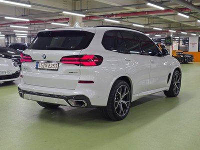 2024 BMW X5 — фото 6