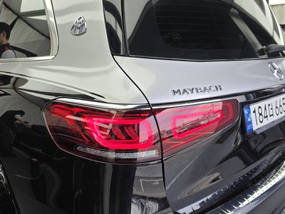 MERCEDES-BENZ GLS - 10