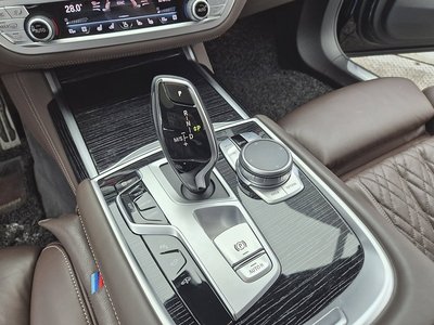BMW 7 SERIES - 9