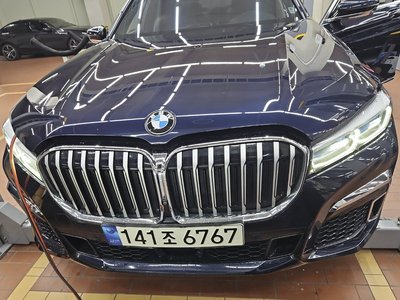BMW 7 SERIES - 1