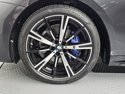 2025 BMW 5 SERIES photo 6