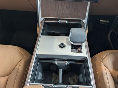 2025 LAND Rover RANGE ROVER thumbnail 26