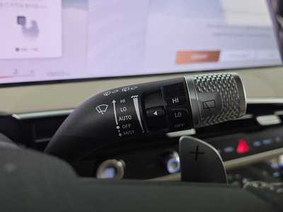 2024 Genesis GV70 thumbnail 16