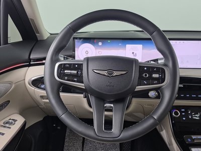2024 Genesis GV70 thumbnail 17