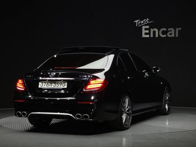 MERCEDES-BENZ E-CLASS - 4
