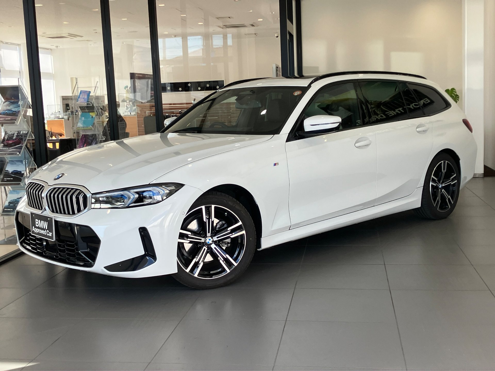 BMW 3 SERIES TOURING - View 1