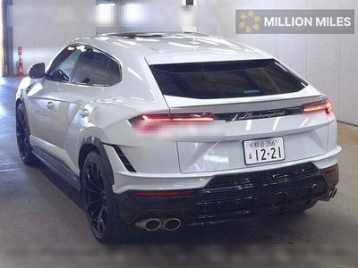 LAMBORGHINI URUS - 2