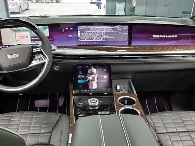 CADILLAC ESCALADE - 6