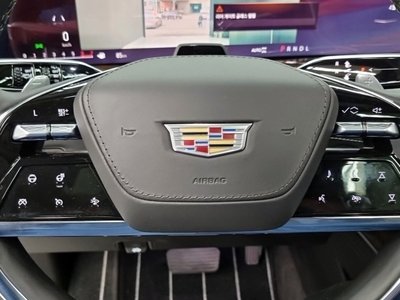 CADILLAC ESCALADE - 9