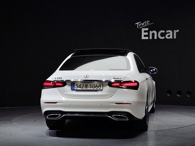 MERCEDES-BENZ E-CLASS - 4