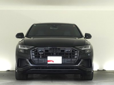 AUDI Q8 - 2