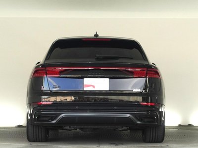 AUDI Q8 - 5