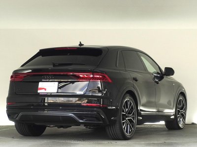 AUDI Q8 - 4