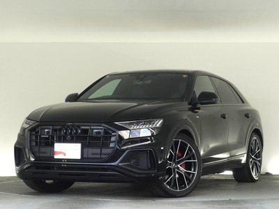 AUDI Q8 - 1