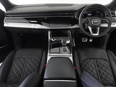 AUDI Q8 - 6
